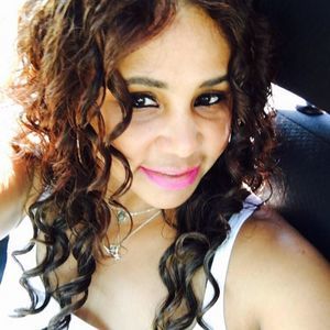 Meet your Posher, Dania