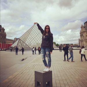 Meet your Posher, Kendra