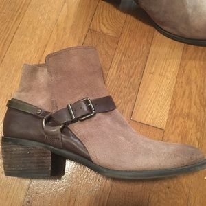 Sz 10 Vince Camuto Booties