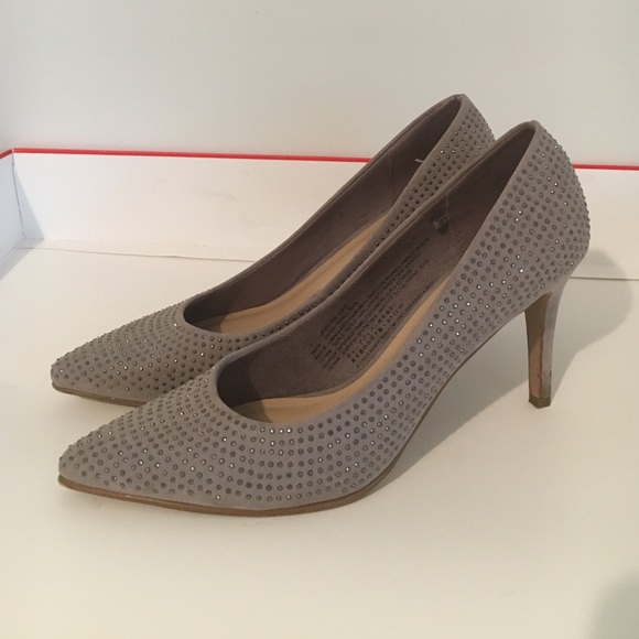 Old navy size 7 gray heels