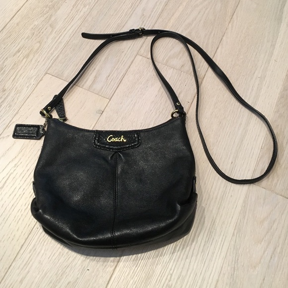 Black leather Coach crossbody - Picture 1 of 4