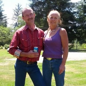 Meet your Posher, Lora