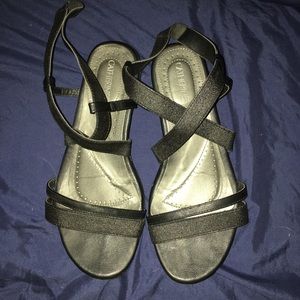 Black sandals 10W