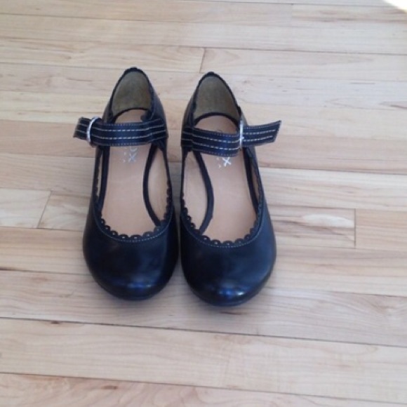 Never worn Geox heels size 6!!!