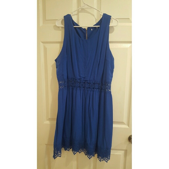 Dress - Picture 1 of 2