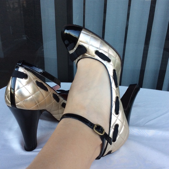 Marc Jacobs quilt leather ankle strap heels - Picture 2 of 4