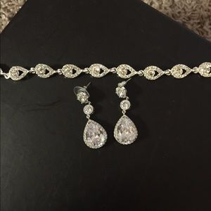 Bridal bracelet and earring set