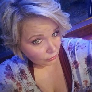 Meet your Posher, Christy