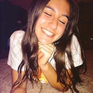 Meet your Posher, Camille