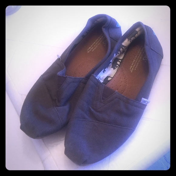 Toms size 9