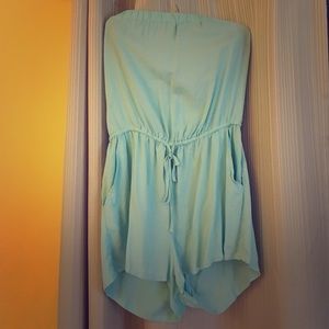 Adorable beach romper, size large