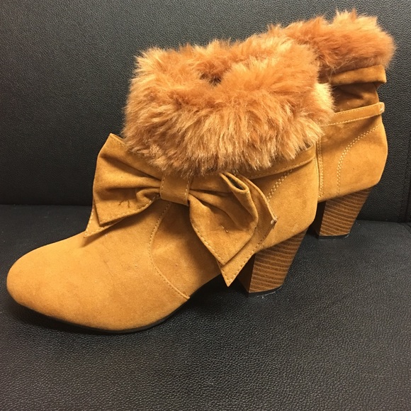 Suede booties - Picture 2 of 4
