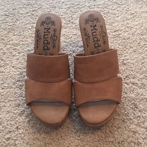Mudd Tan Wedges