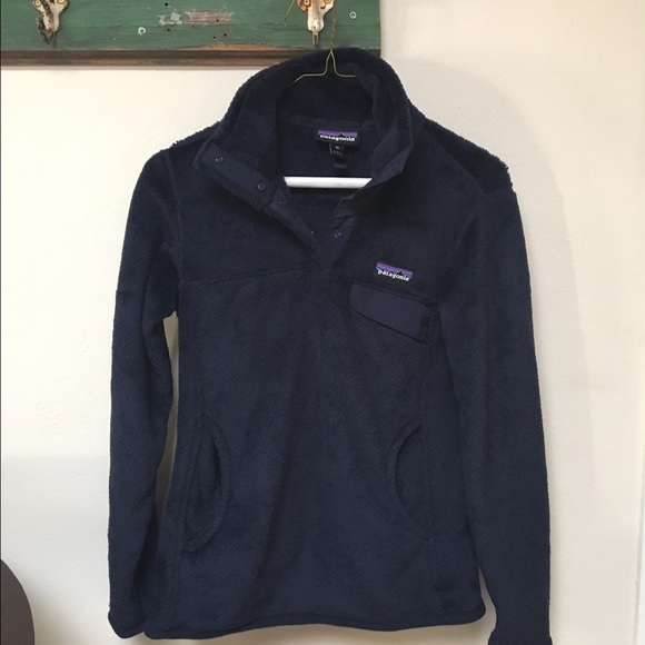 Patagonia Tops - Like new Patagonia navy fleece pullover