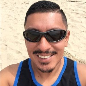 Meet your Posher, Enrique