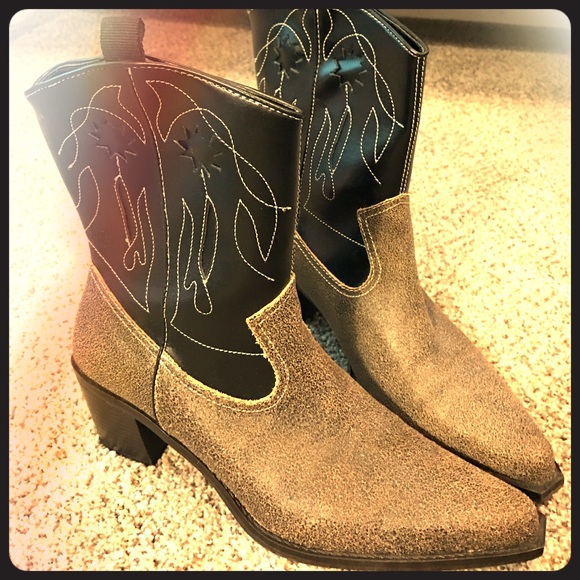 Sam and Libby Western Pointed Toe Bootie