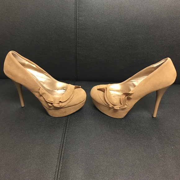 High heels - Picture 3 of 4