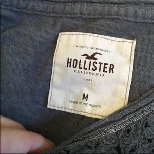 gray Hollister shirt
