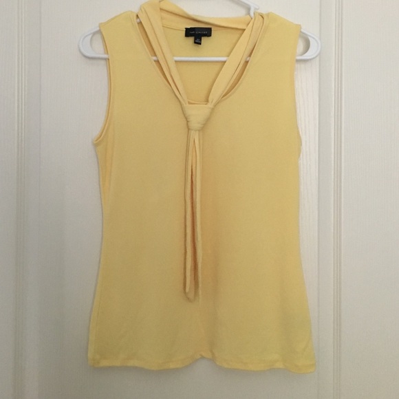 New w/o tags yellow stretchy top The Limited XS