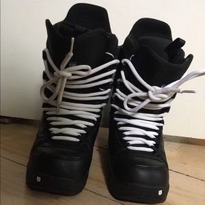 Burton women's coco snowboard boots size 7