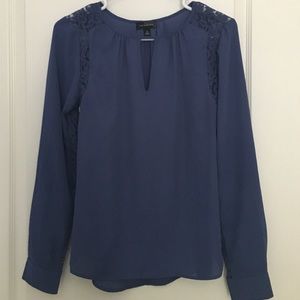New w/o tags lace detail blue top XS The Limited