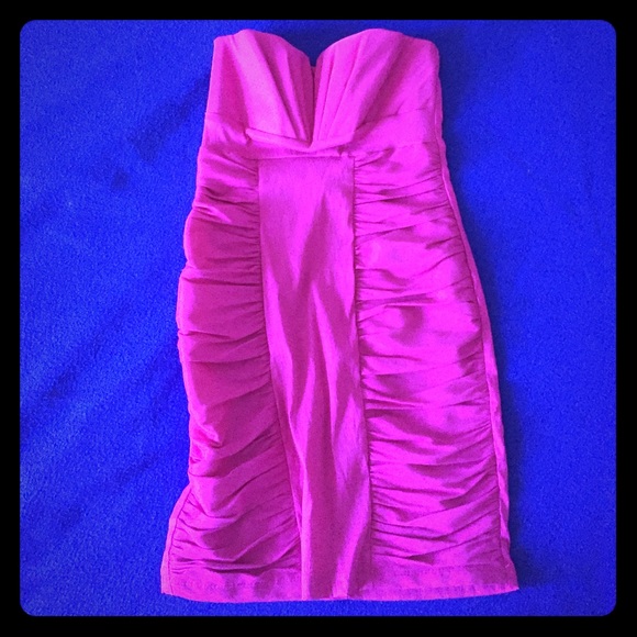 NWT Fushia Strapless Dress 🎀