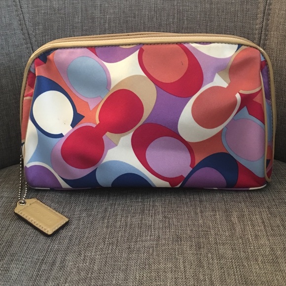 Coach Handbags - 🌼Coach makeup bag