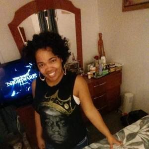 Meet your Posher, Monique