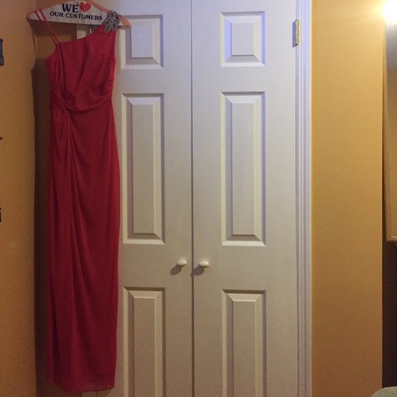 One shoulder evening gown. Size 1/2