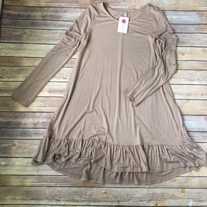 Taupe ruffle hem dress L