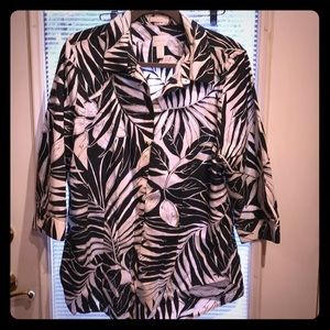 Chico's size 3 button down. No iron.