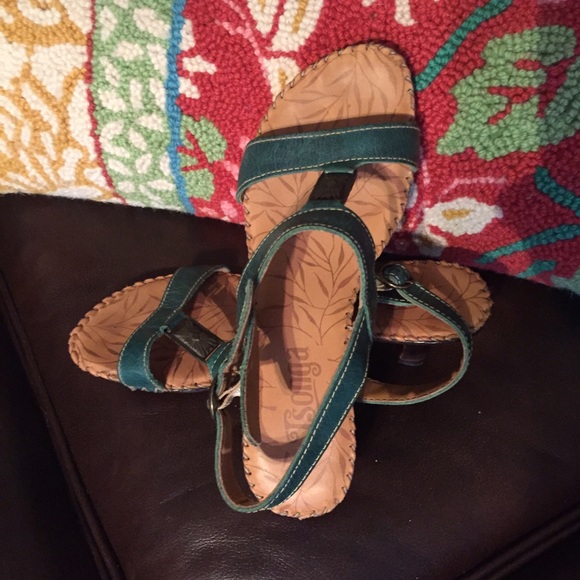 Tsonga sandals size 39