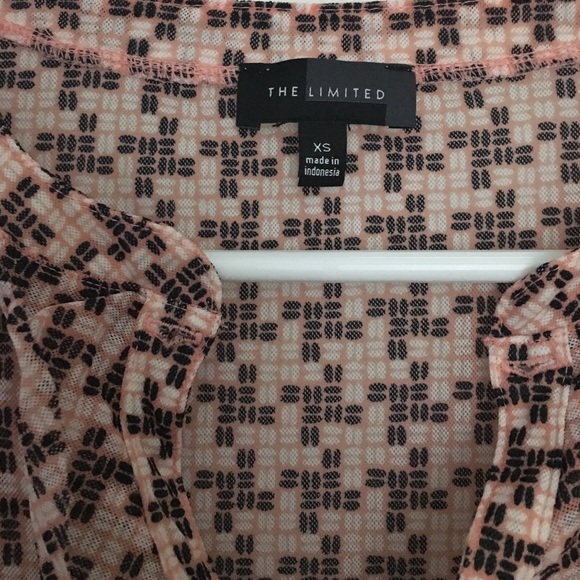 New w/o tags sheer mesh The Limited top XS - Picture 2 of 4