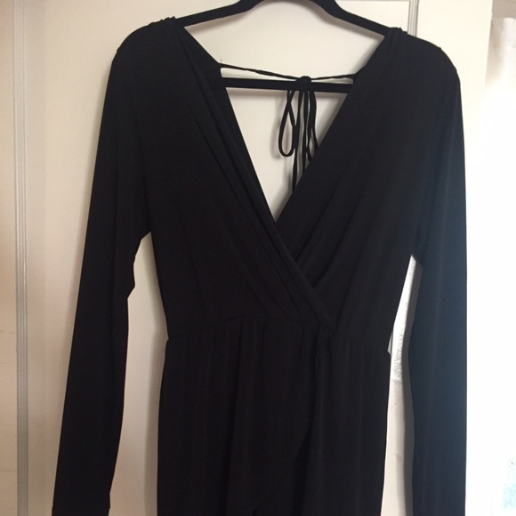 BCBG deep v long sleeved dress