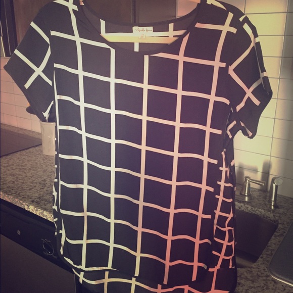 Black and White Short-Sleeve Blouse, size Medium