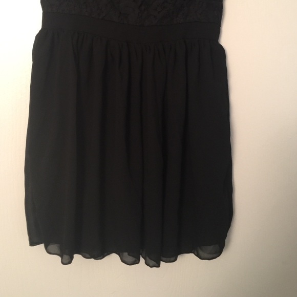 Black lace top dress - Picture 3 of 4