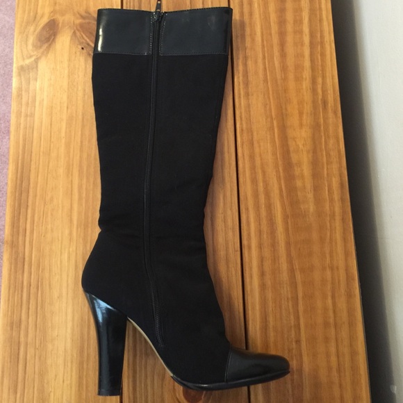 TAHARI Black Boots