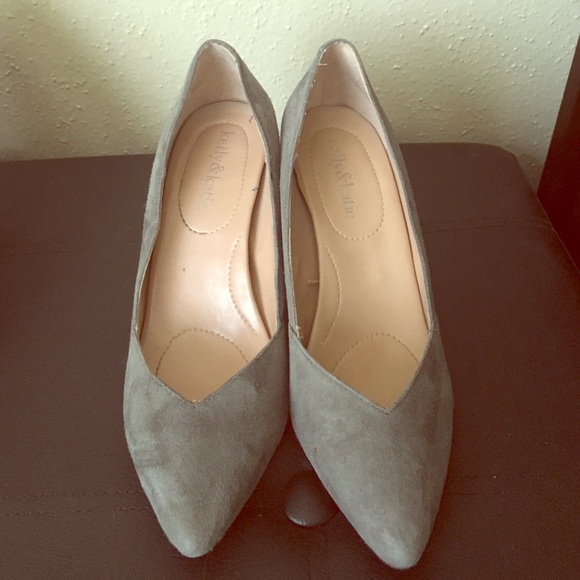 Kelly & Katie suede pumps