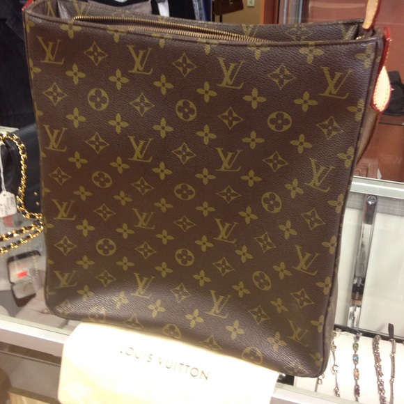 Authentic Louis Vuitton shoulder bag