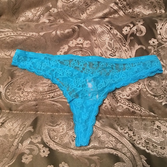 Victoria Secret thong panties - Picture 1 of 2