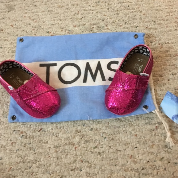 Pink toms
