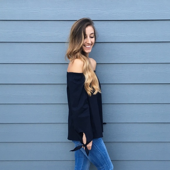 FLASH SALE • LAST | new | off the shoulder top - Picture 3 of 4