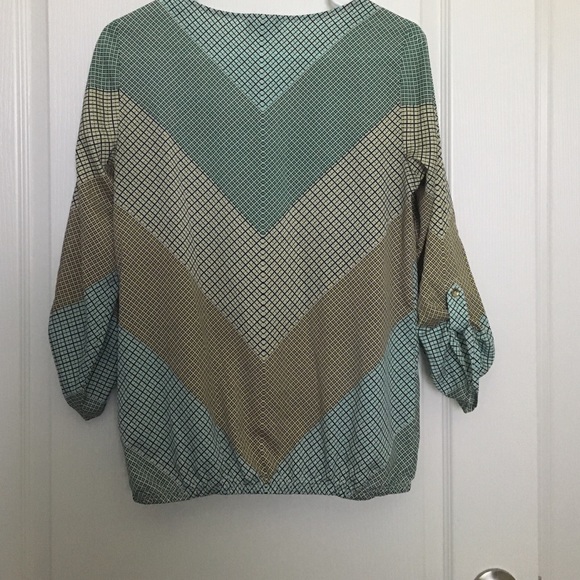 New w/o tags patterned The Limited top XS - Picture 4 of 4