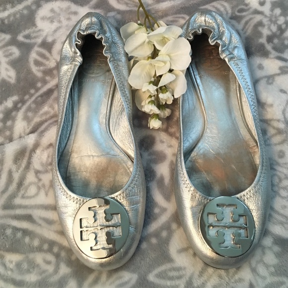 Tory Burch Shoes - New Listing! Tory Burch Silver Leather Reva Flats