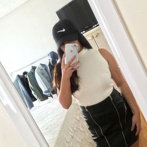 Ivory Sleeveless Turtleneck