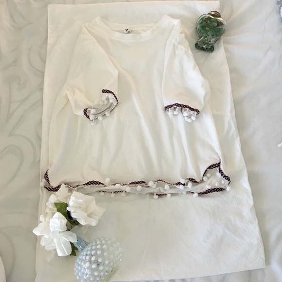 White tee Pom Pom shirt