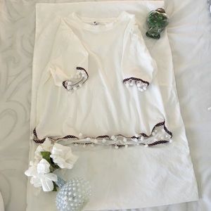White tee Pom Pom shirt