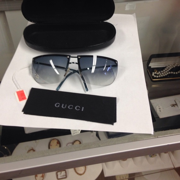 Gucci Sun glasses