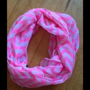 Pink and white chevron circle scarf
