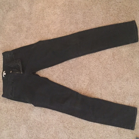 Black ankle skinny jeans!!!
